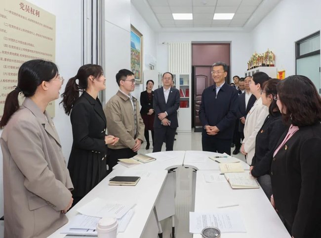 九游会j9官网手机版登录坚持以习近平