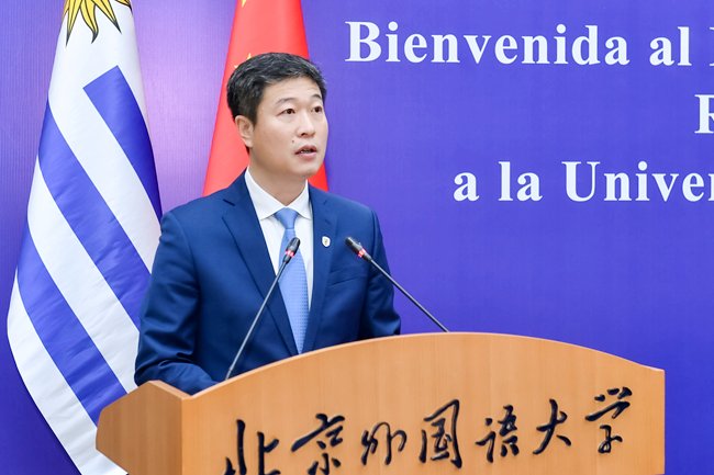外交部拉丁美洲和加勒比司参赞张文伟